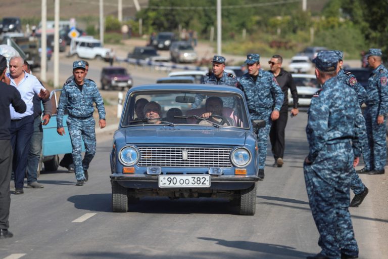 Nagorno-Karabakh |  A first group of refugees arrives in Armenia