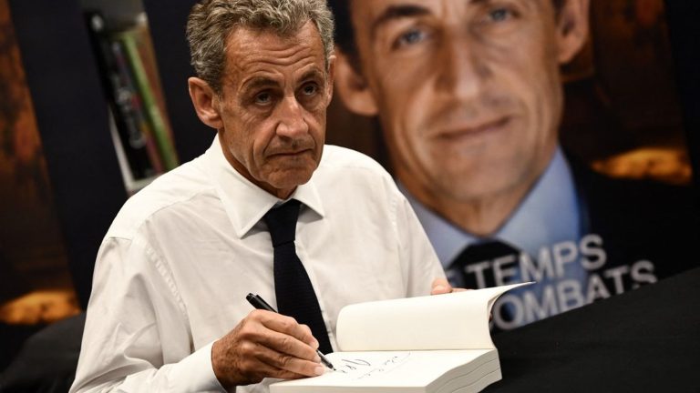 Nicolas Sarkozy filed a complaint for death threats, an investigation was opened in Paris