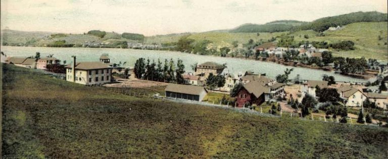 North Hatley, the most American village in the Eastern Townships (and very popular with the Clintons)