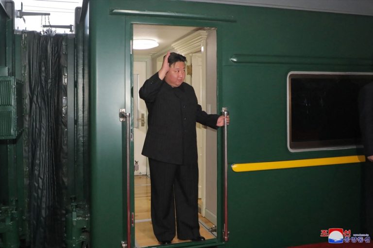 “Official visit” |  Kim Jong-un arrives in Russia by train