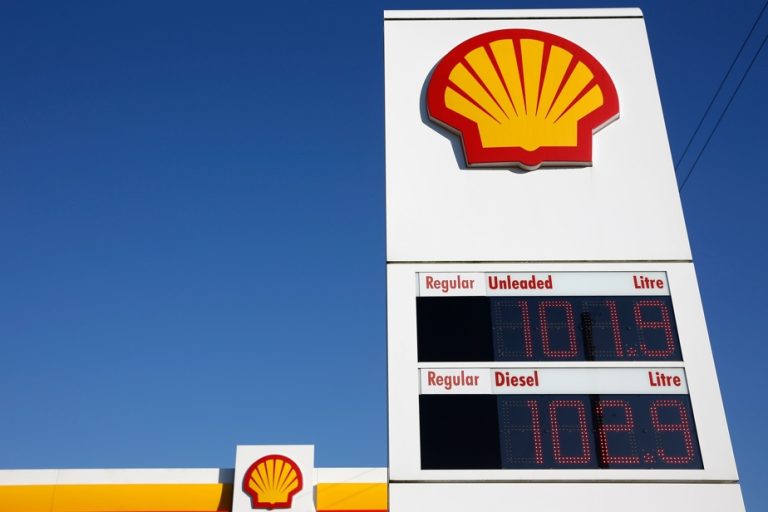 Oil companies cannot decarbonize faster than the economy, according to Shell Canada