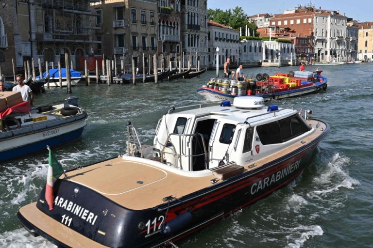 Overtourism |  Venice will test a tax targeting day tourists