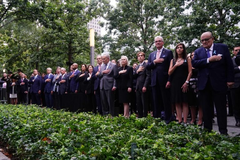 Politicians commemorate 9/11 in New York