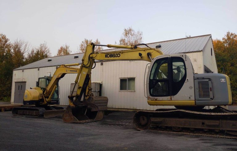 RCMP demolishes its last building on Roxham Road