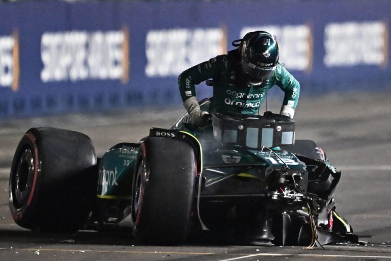 Singapore Grand Prix |  Lance Stroll crashes violently during qualifying, Sainz in the lead