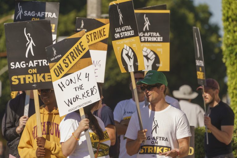 Strike in Hollywood |  Screenwriters’ strike declared over after vote