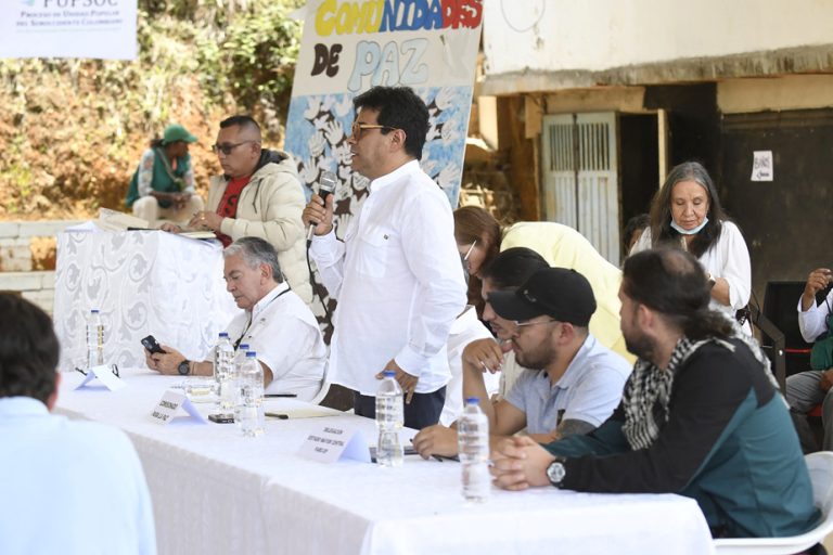 Talks between government and FARC dissidents to begin October 8