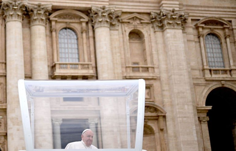 The Pope begins a very political visit to Marseille