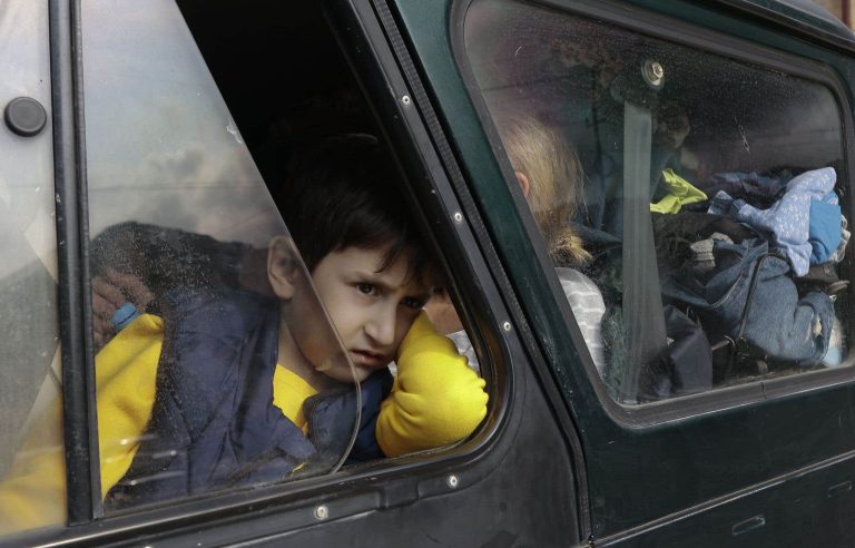 Thousands of refugees from Nagorno-Karabakh arrive in Armenia