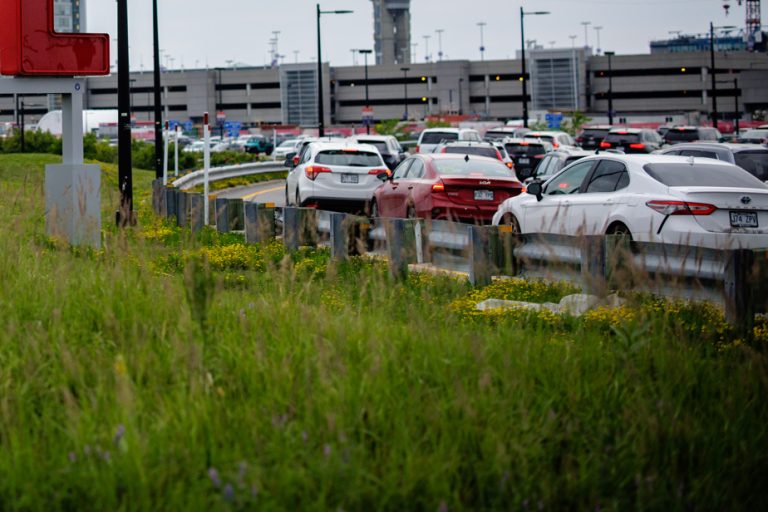 Traffic and lines at Montreal-Trudeau airport |  “It’s not the image we want,” admits Montreal