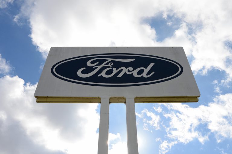 Unifor’s labor contract with Ford is set to expire at midnight