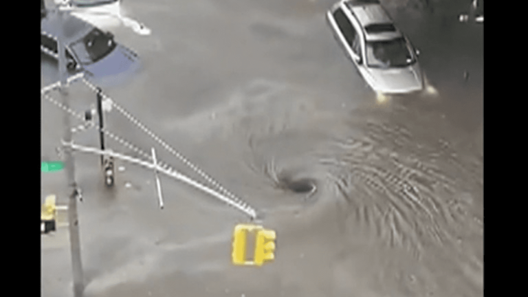 VIDEO.  Trains and subways paralyzed, streets flooded… New York City flooded after torrential rains