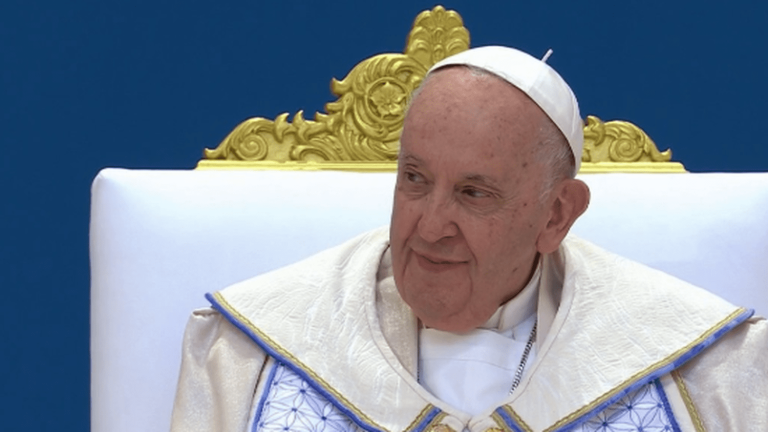 Visit of Pope Francis to Marseille: at the Vélodrome stadium, the sovereign pontiff celebrates a mass in front of 62,000 people