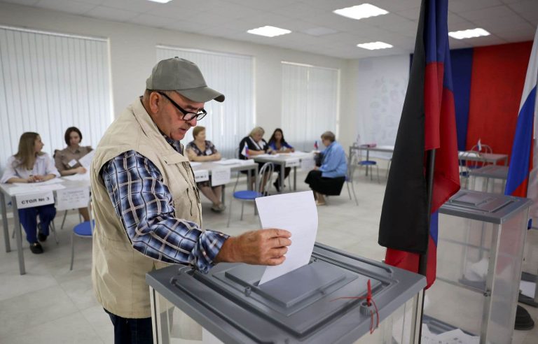 Voting without suspense in Russia and the Ukrainian territories annexed by Moscow