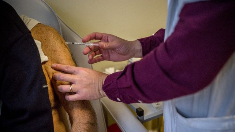 a few days before the new vaccination campaign, pharmacists observe “a general fed up”