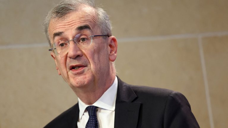 a “joint investigation” opened “to better understand the causes” of the suicide of an employee, announces François Villeroy de Galhau