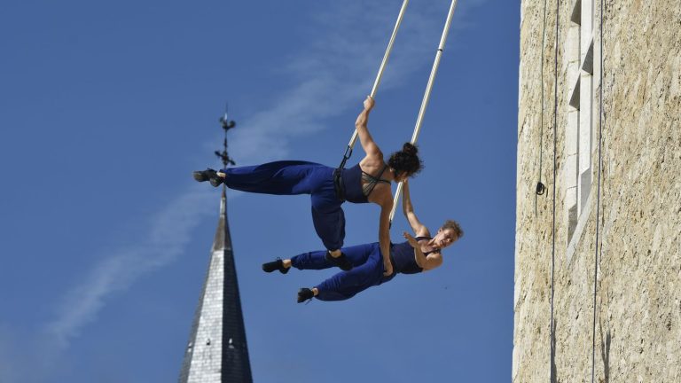 a poetic dance in suspension to promote Ambronay Abbey