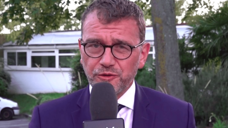 for Olivier Klein, interministerial delegate for the fight against racism, anti-Semitism and anti-LGBT hatred, the homophobic chants of PSG supporters are “unbearable”