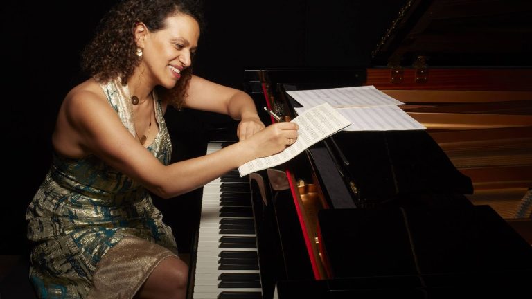 pianist Leïla Olivesi savors the beautiful journey of her album “Astral” and performs Thursday in Paris