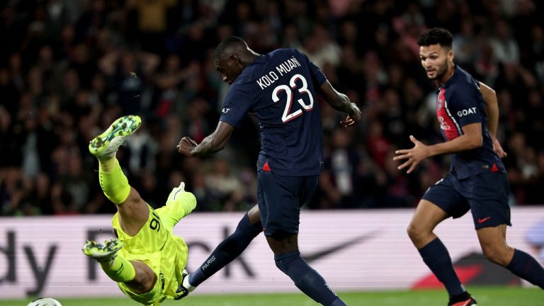 the Parisians take off against the Marseillais (4-0) but lose Kylian Mbappé to injury