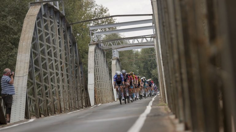 the four escapees caught by the peloton as the final sprint approaches… Follow the 19th stage of the Tour of Spain