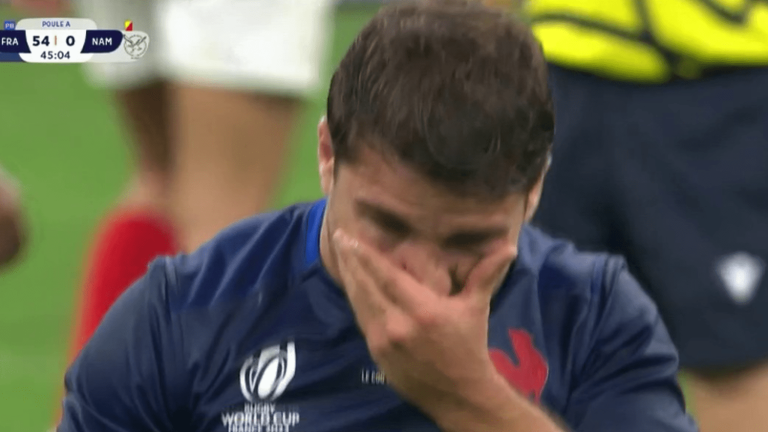 the shock after the injury of Antoine Dupont, who suffers from a broken jaw