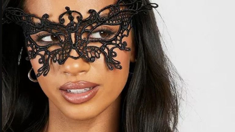 10 accessories to upgrade your Halloween costume this year!