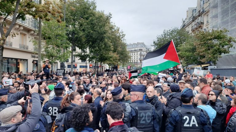 4,000 people demonstrated in Paris to denounce the bombings on Gaza