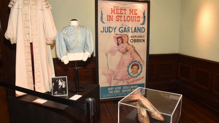 76-year-old American man pleads guilty to stealing Judy Garland’s red shoes