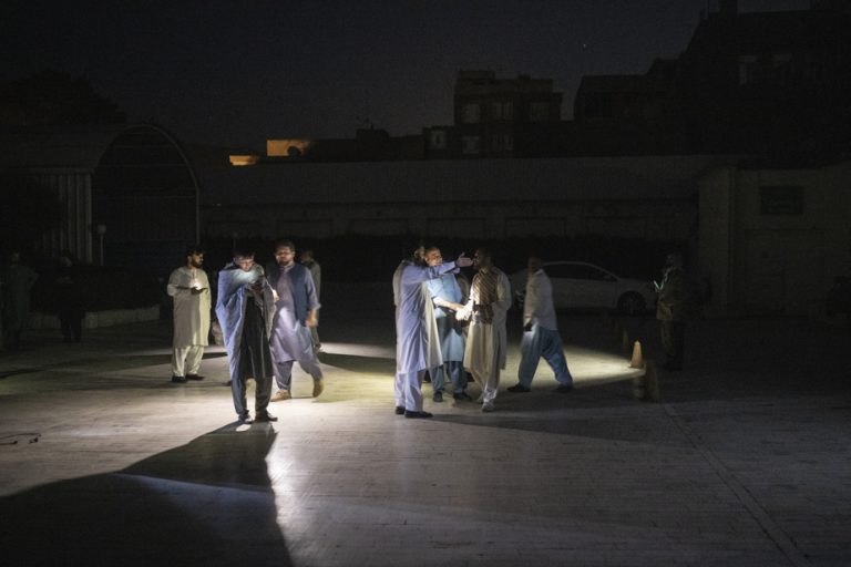 A new earthquake, measuring 6.3, hits Afghanistan