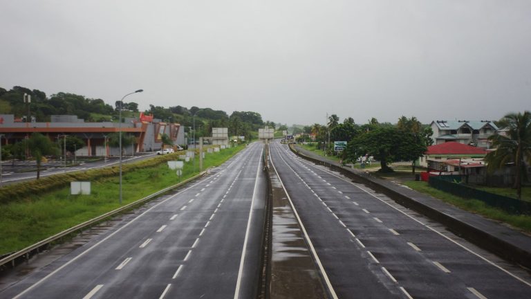 After the passage of Hurricane Tammy, Guadeloupe under rain and floods