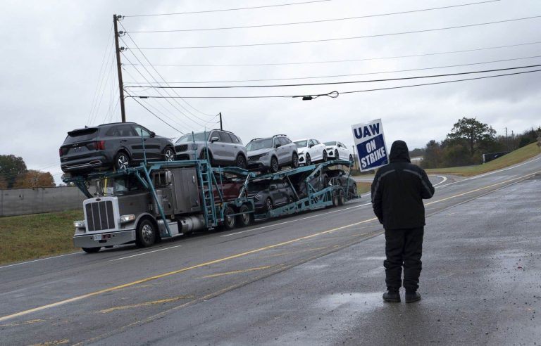 Agreements between the three automakers and the UAW union after six weeks of strike