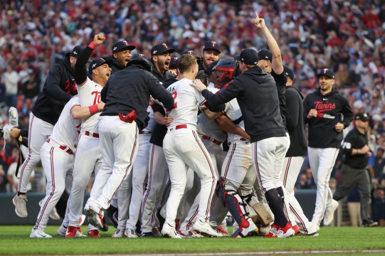 American League First Round |  Blue Jays eliminated in Minnesota