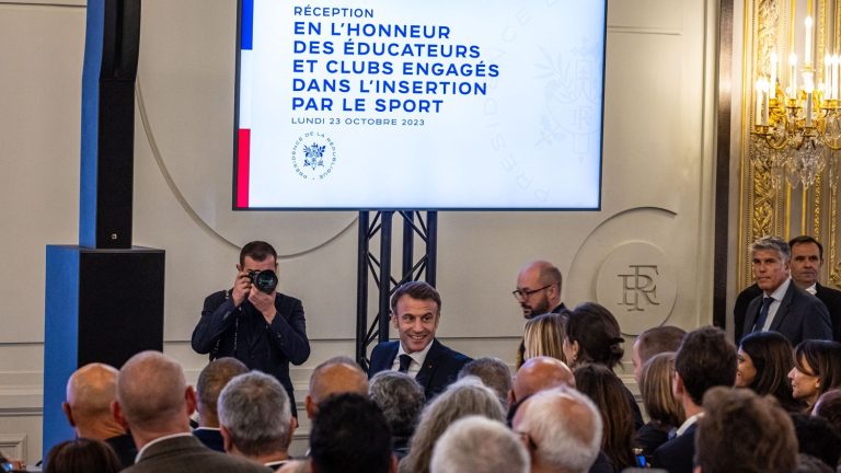 As the 2024 Olympics approach, Emmanuel Macron presents a plan to promote professional integration through sport