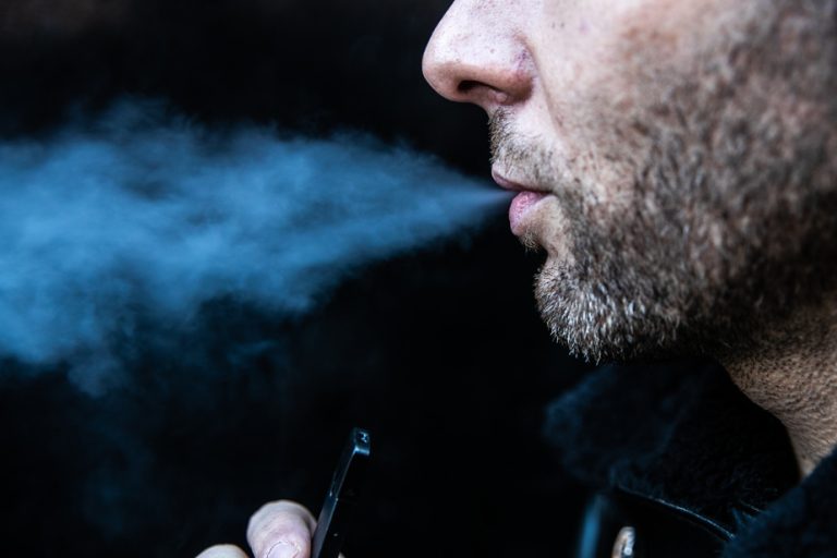 Ban on vaping flavors |  A tobacco giant fights back