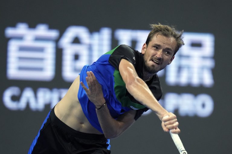 Beijing tournament |  Medvedev brushes aside Zverev to reach final