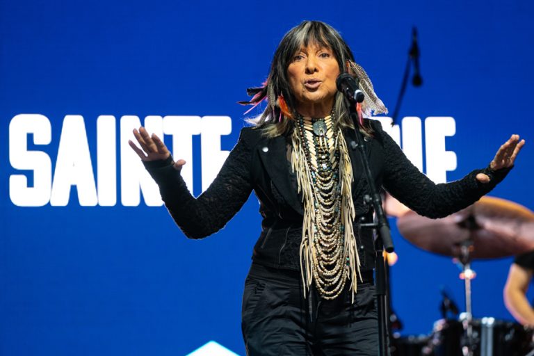 Buffy Sainte-Marie |  CBC defends report that disputes its Indigenous ancestry