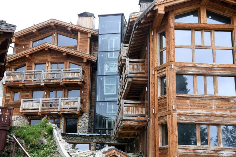 Chalets of Russian oligarchs seized in Savoie and Haute-Savoie as part of money laundering investigations