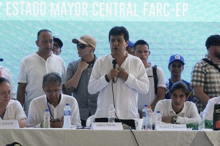 Colombia |  Opening of peace negotiations with the main FARC dissidence