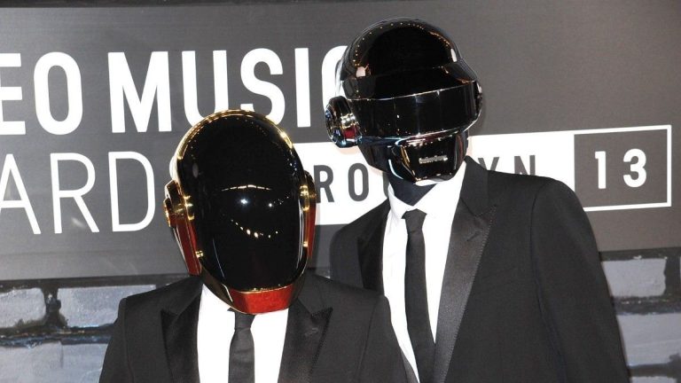 Daft Punk for the opening ceremony of the 2024 Olympics?  The Élysée gets involved!