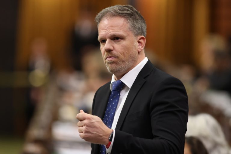 Drug insurance |  Liberals ready to compromise, but not on finances