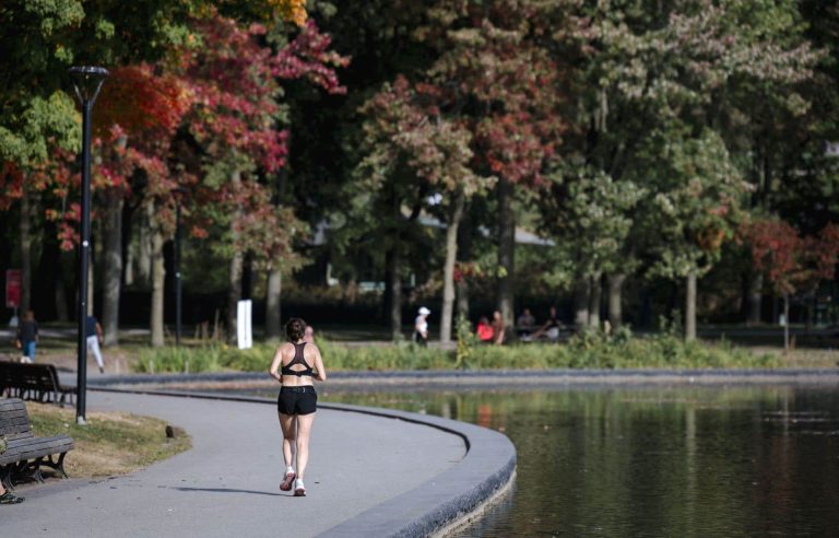 Eastern Canada breaks heat records for fall