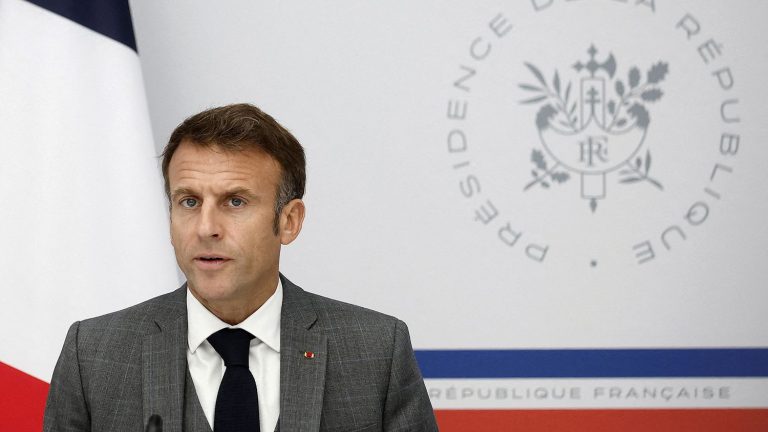 Emmanuel Macron promises that everything will be done to ensure that the French hostages held in Gaza “return safe and sound”