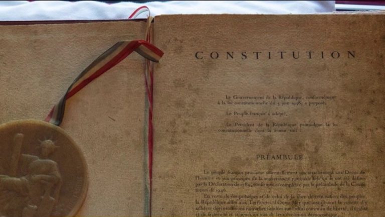 Emmanuel Macron wants to revise the Constitution