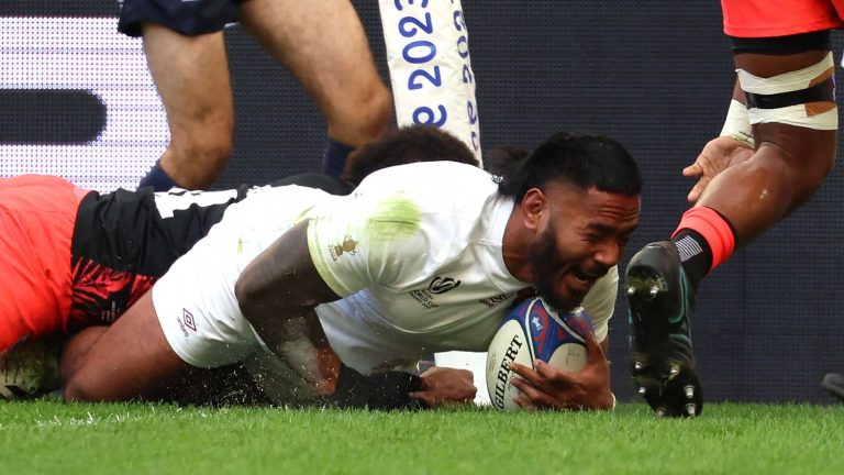 England end Fijian dream and reach semi-finals