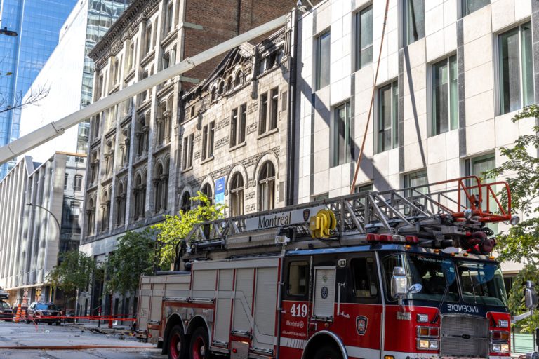 Fire on Notre-Dame Street West |  The heritage building is a total loss