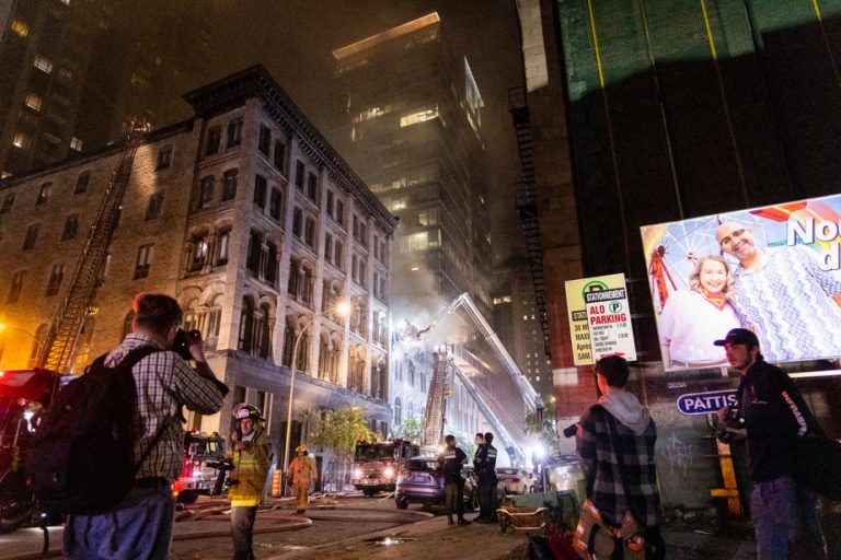 Fire on Notre-Dame West |  The heritage building is a total loss