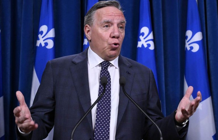 François Legault defends his about-face on the third link