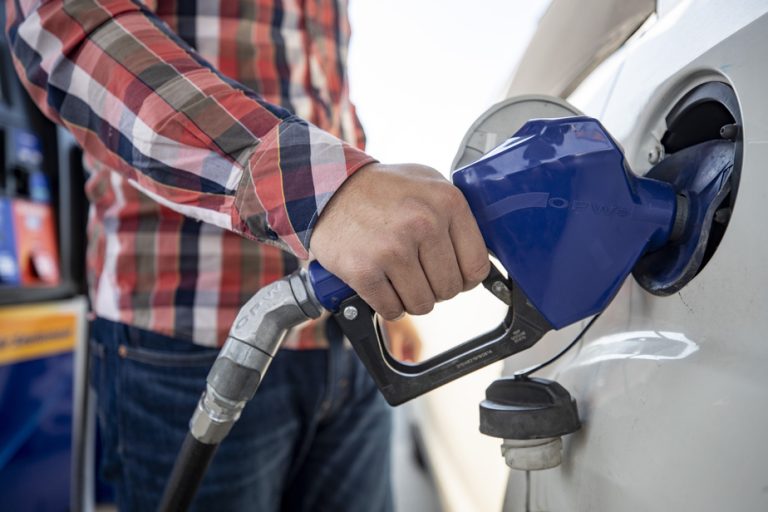 Gasoline market in Quebec |  Fitzgibbon asks Competition Bureau to investigate