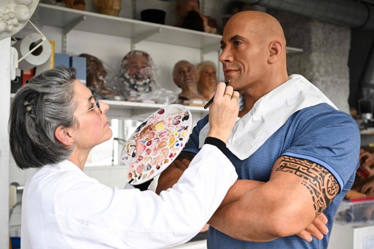 Grévin Museum |  Dwayne Johnson wax statue reinstalled Wednesday